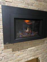 Load image into Gallery viewer, Direct Vent Gas Fireplace Insert 30"